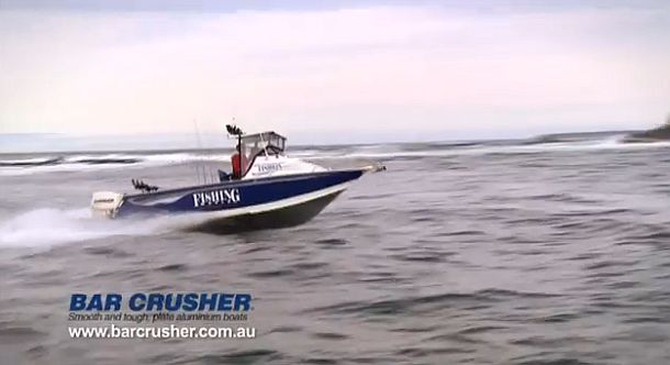 VIDEO: How to – Cross a bar in a trailer boat